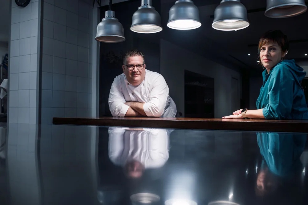 Chefs Mar Gómez and Víctor Quintillà of Lluerna