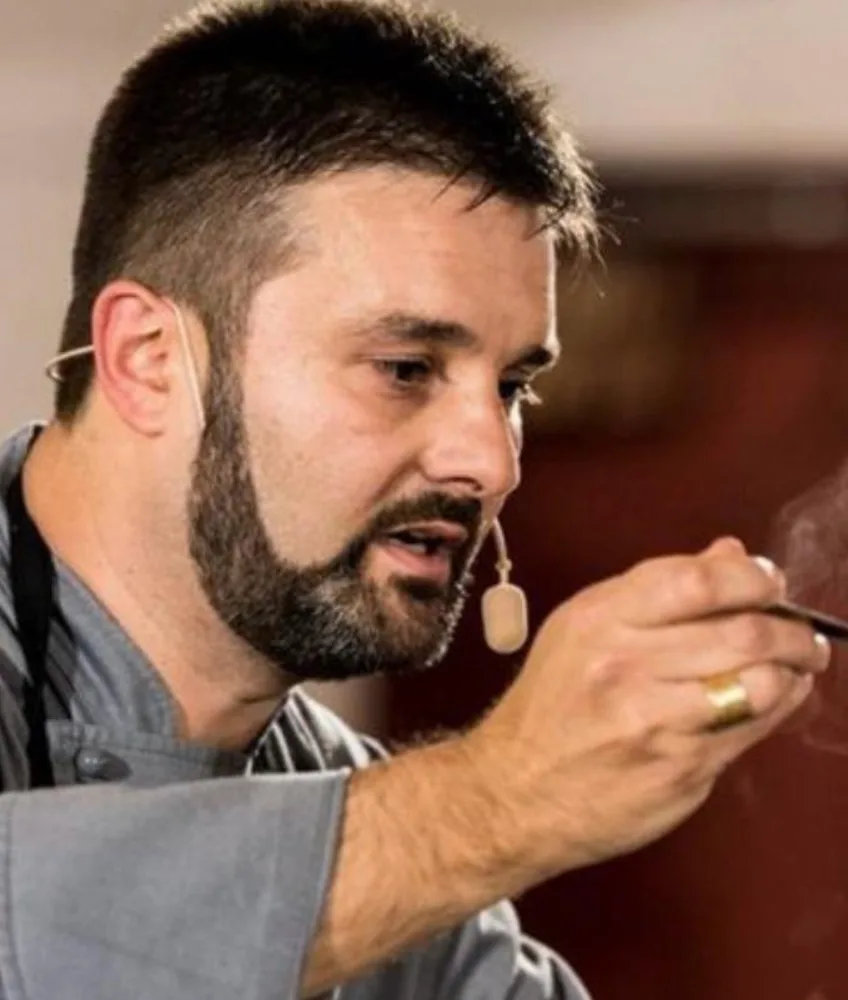Chef Fèlix Aranda of Hotel Boutique Font de la Canya tasting