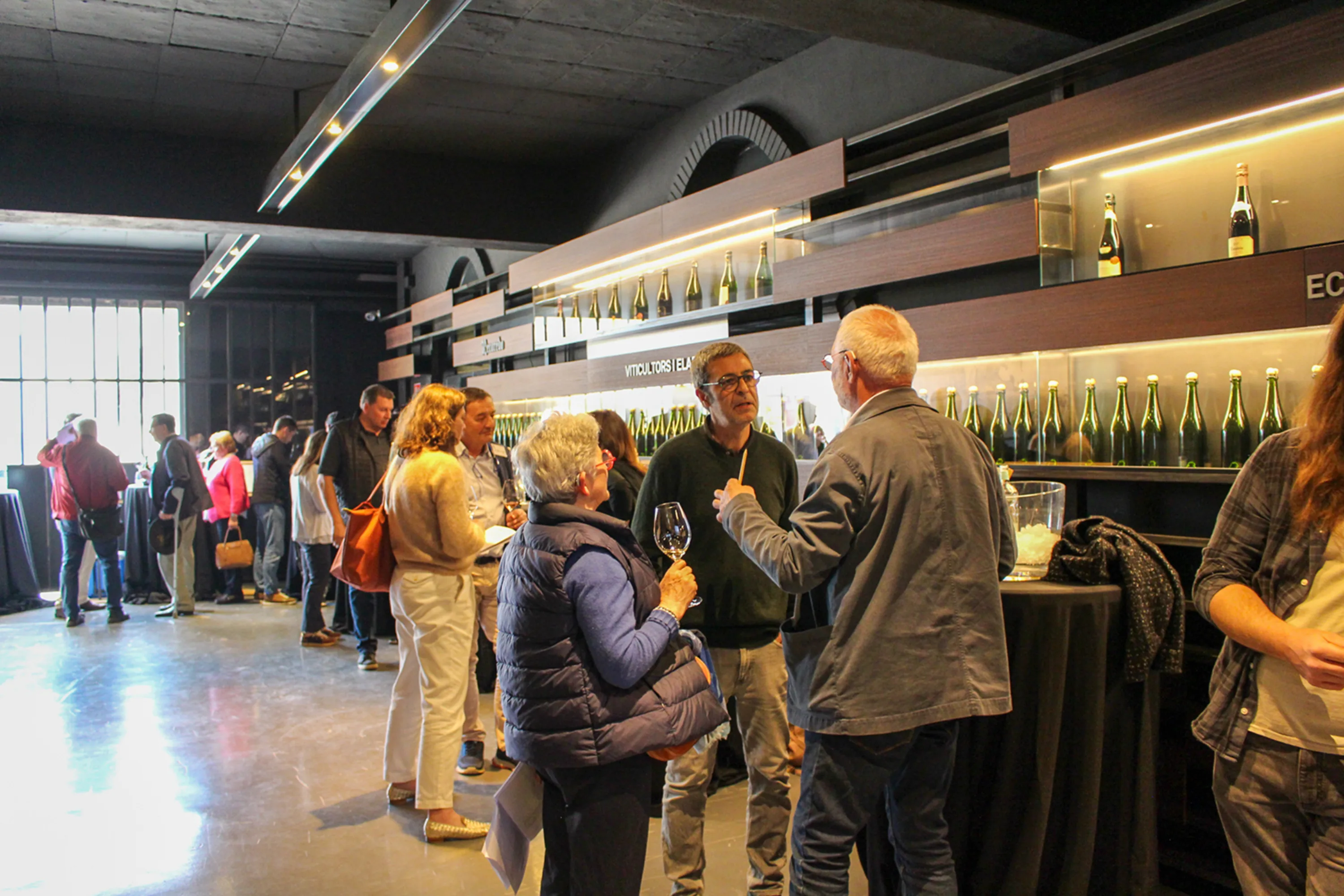 Académie du Vin de France visiting a Corpinnat winery