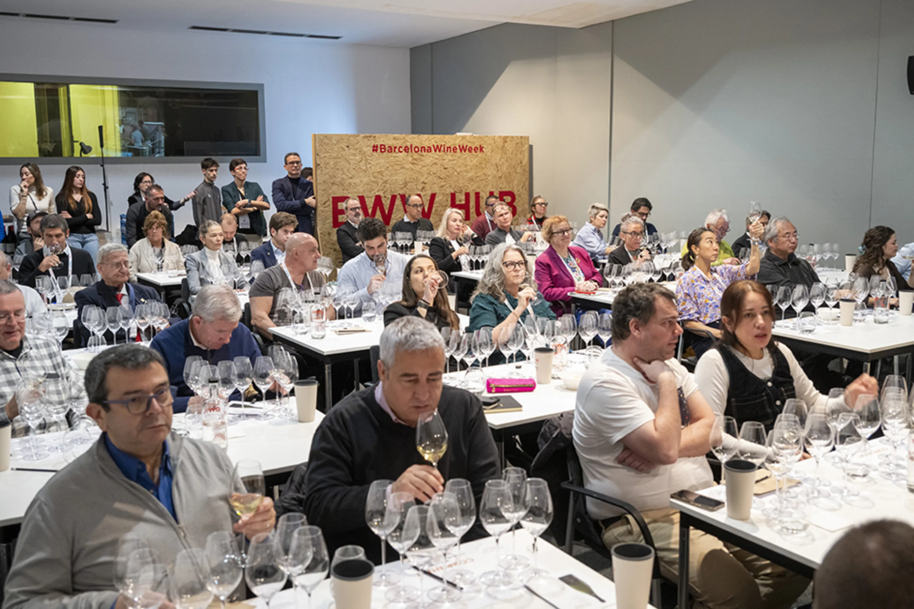 Asistentes a la cata Corpinnat +100 meses en la Barcelona Wine Week